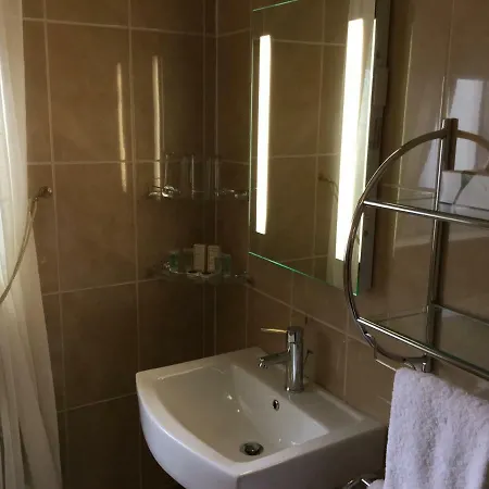 Atlantic Breeze Bed & Breakfast 3*